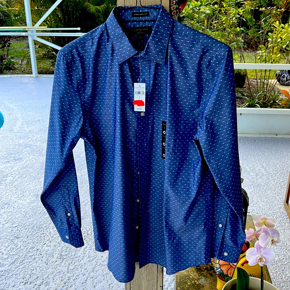 Banana Republic dress shirt standard fit size small.